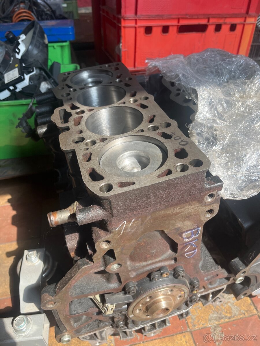 Prodám Bloky motoru