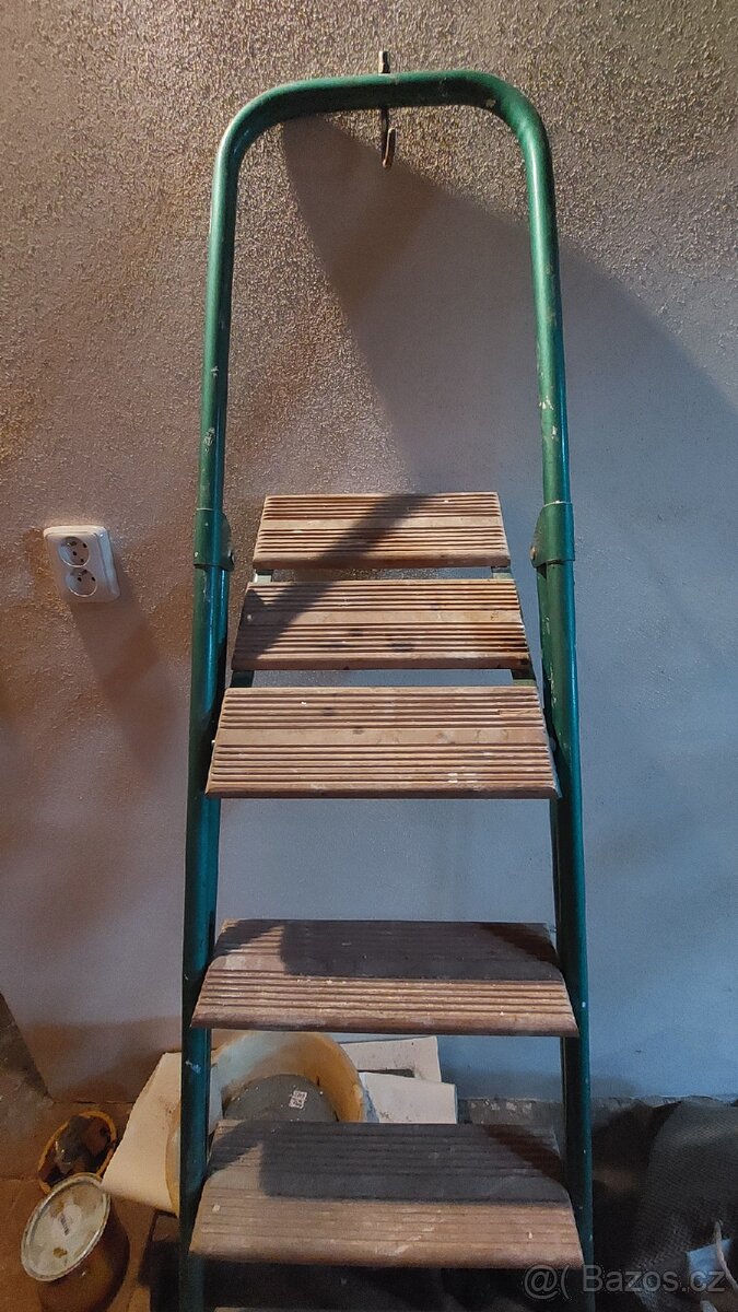 Skládací schůdky ZDARMA