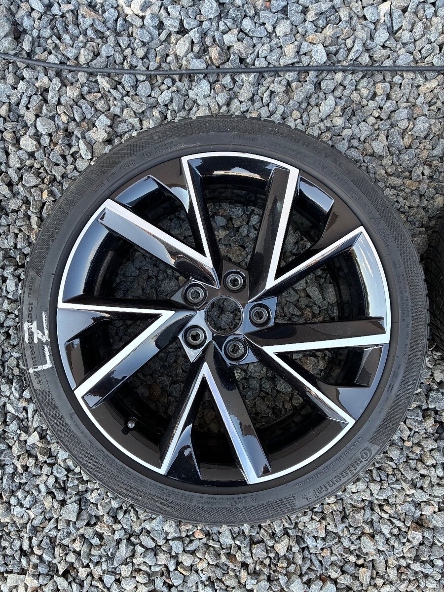 Škoda alu kola vega r18 225/40