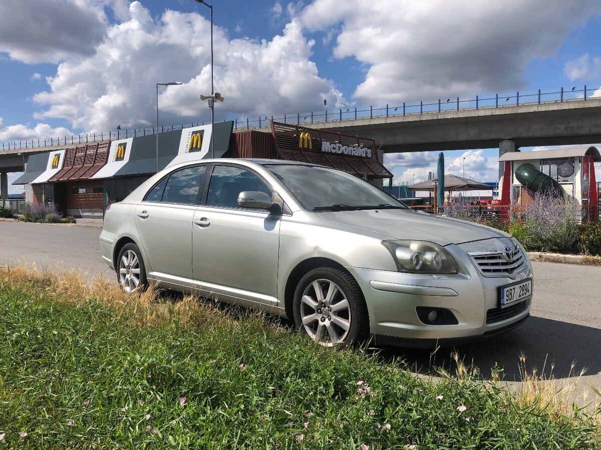 TOYOTA AVENSIS na prodej