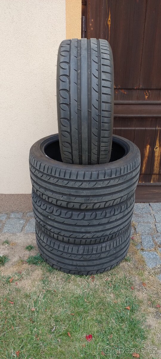 Letní pneu 245/40/19 Kormoran UHP