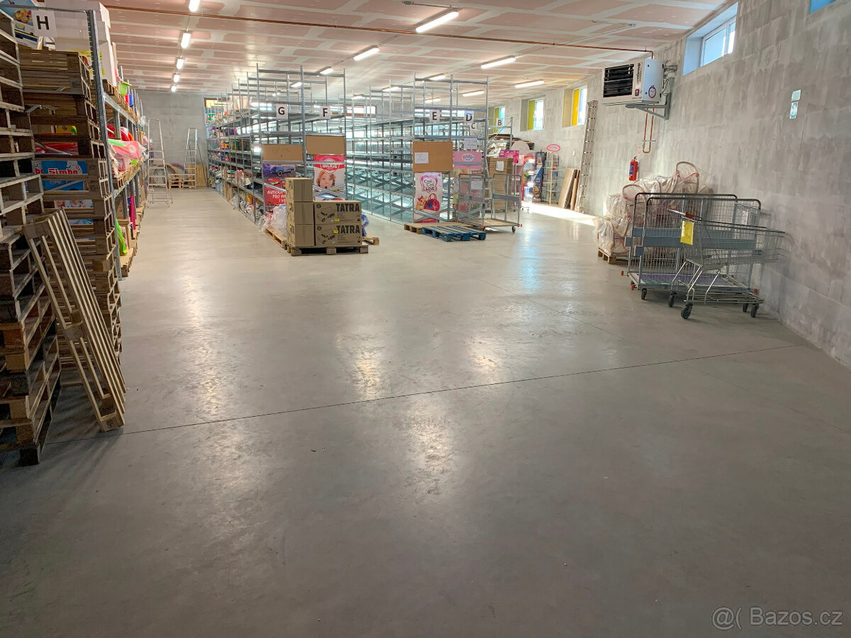 Pronájem haly 360 m2 v Bruntále