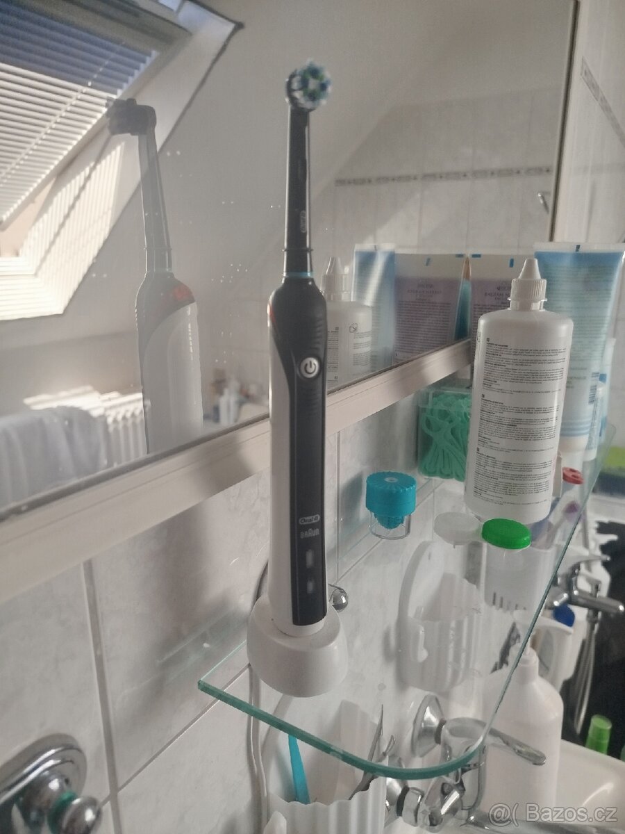 Elektrický zubní kartáček Oral B