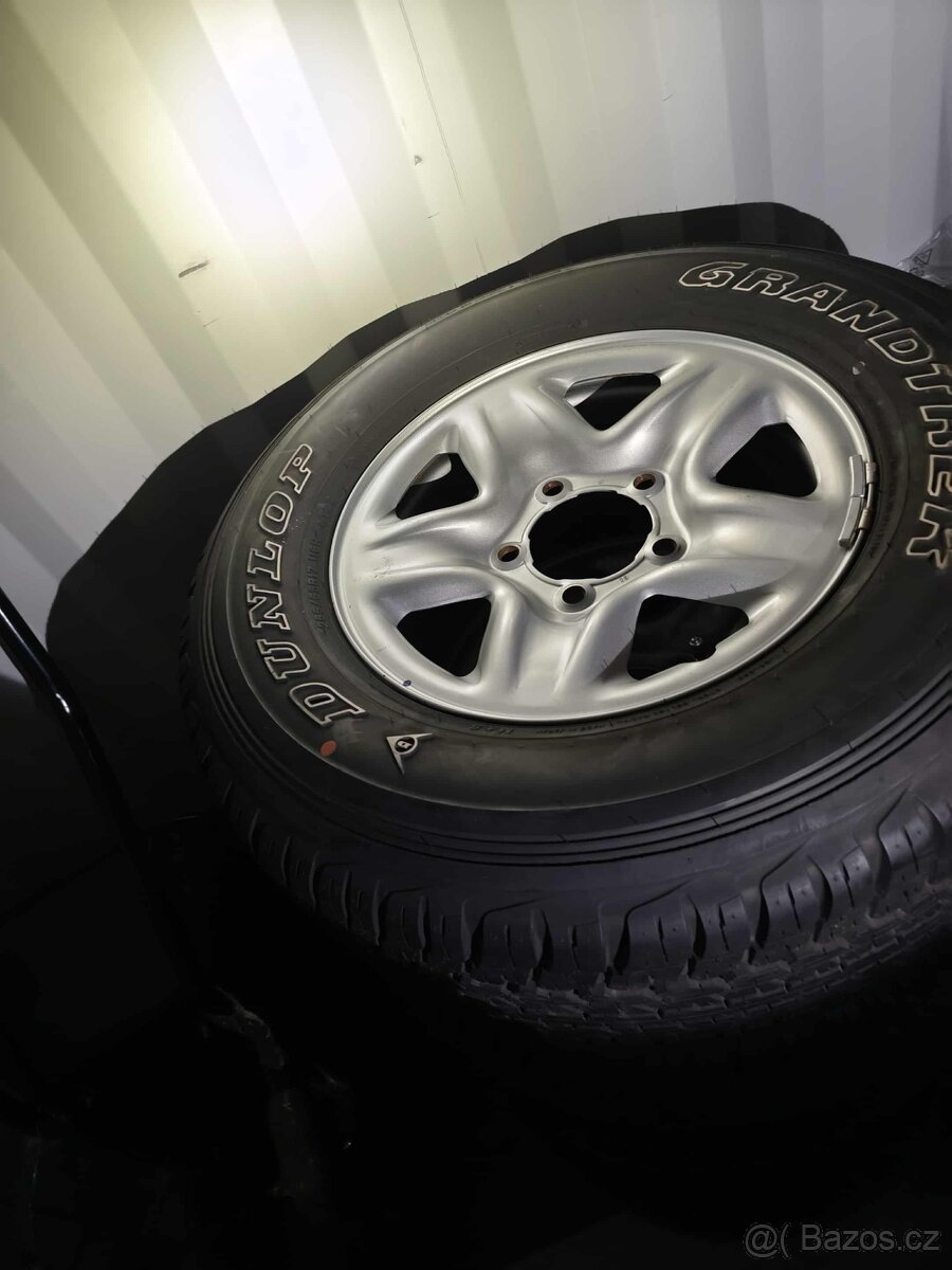 5ks - Toyota Land Cruiser kola 285/65 R17 - NEJETÉ
