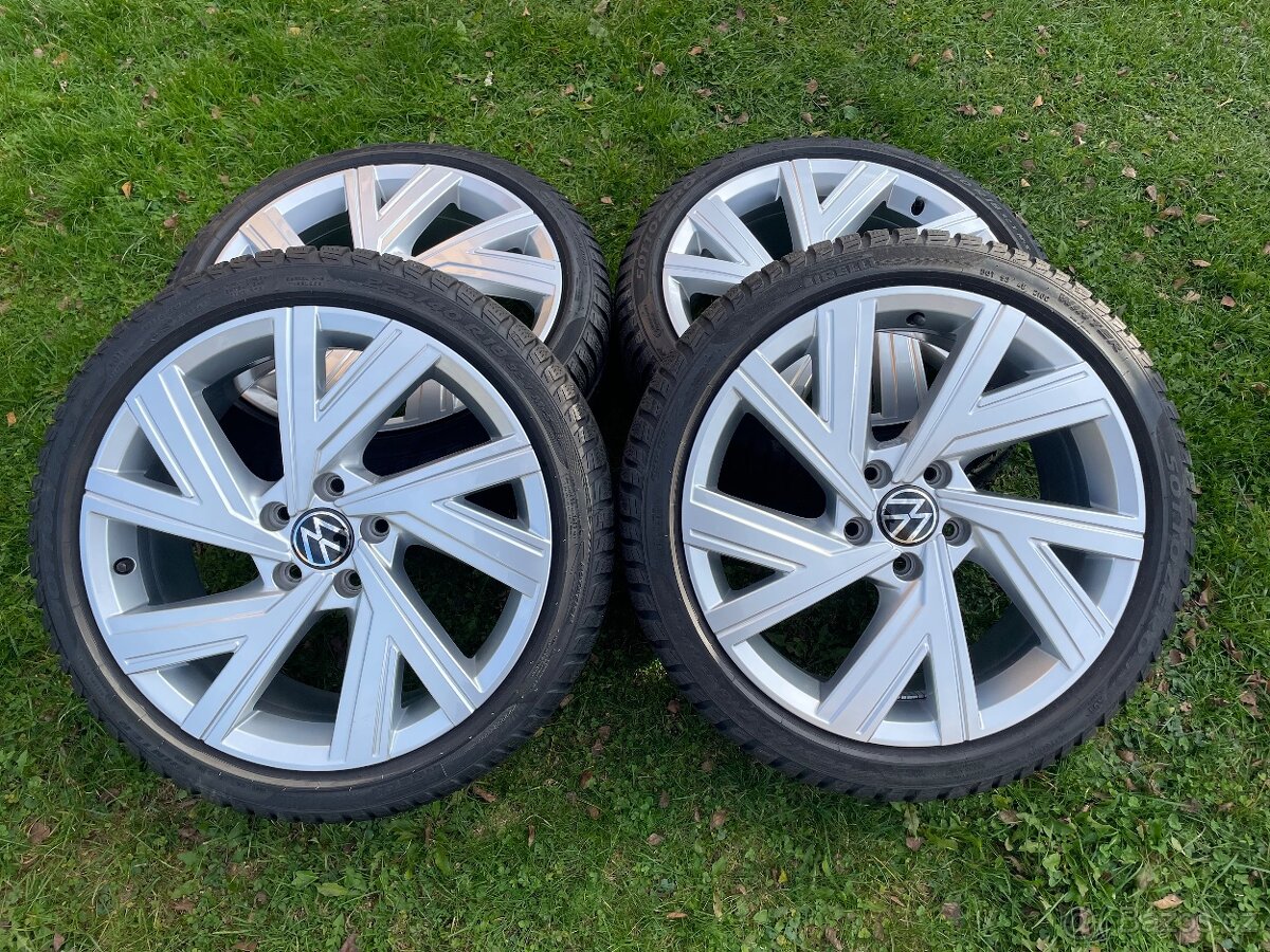 Originál VW Golf 8, 225/40/18 5X112