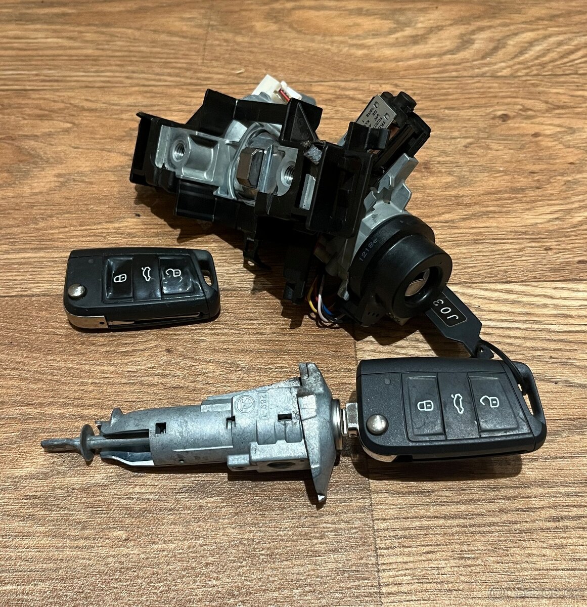 Škoda Octavia 3 III-Sada-Spínací skříňka,zámek dveří,2x klíč