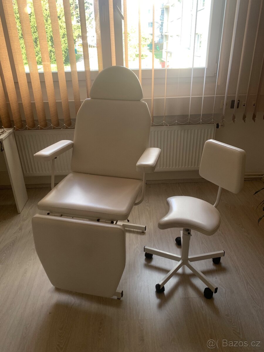 Kosmetické/masérske křeslo s židlí