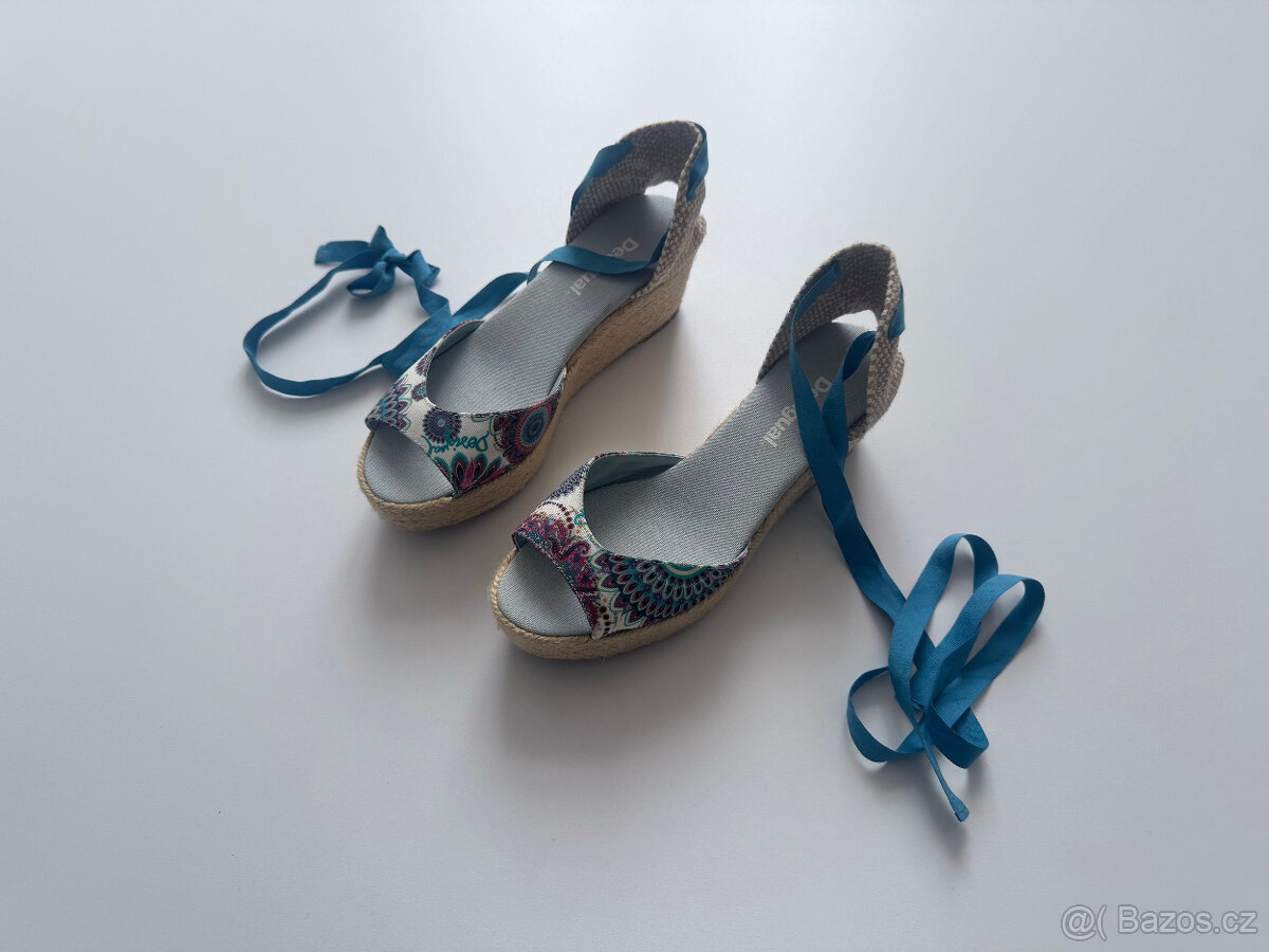 Damské letní zavazovací boty Desigual ve. 39