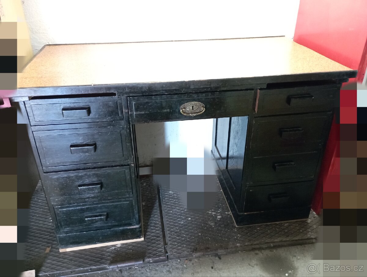 Starožitný stůl - ručně vyrobený- dřevo