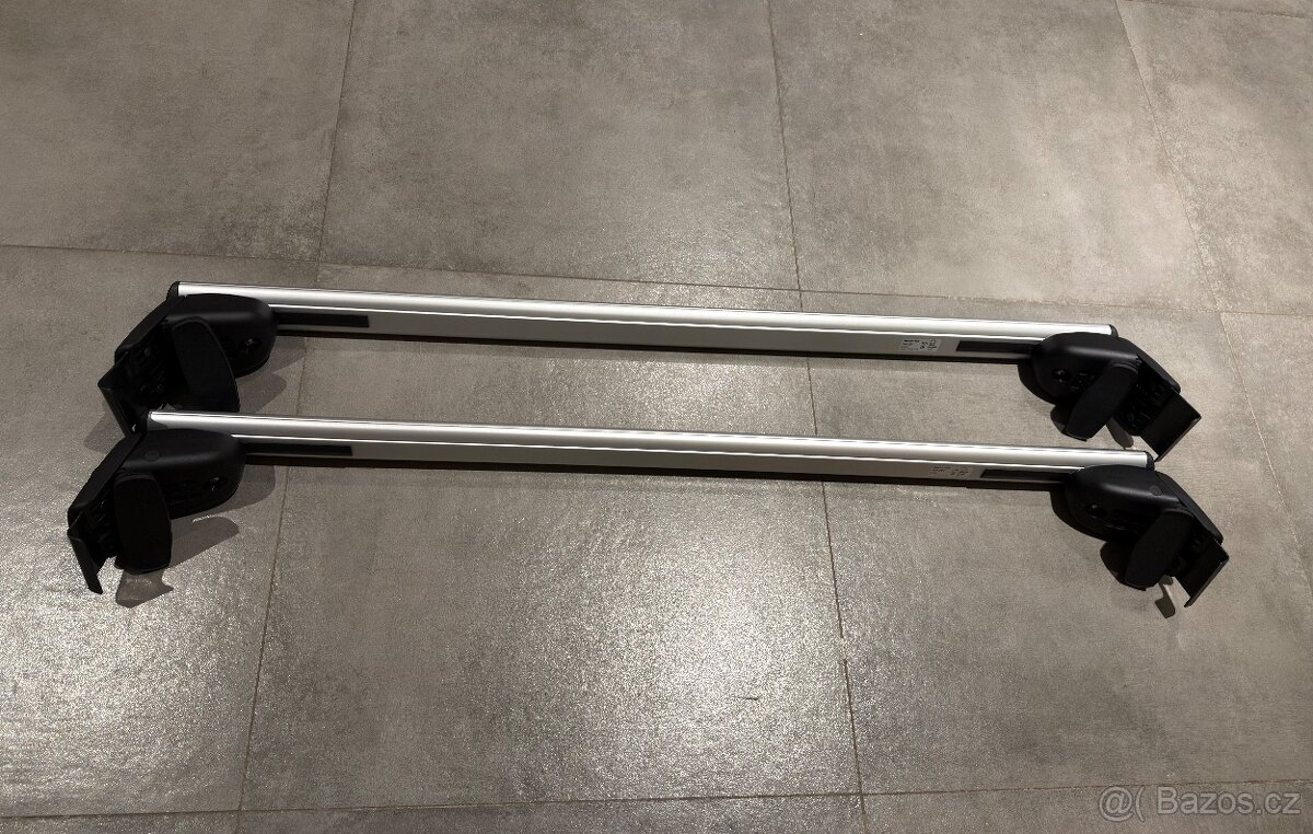 Toyota Auris 2018, alu střešní nosiče Atera