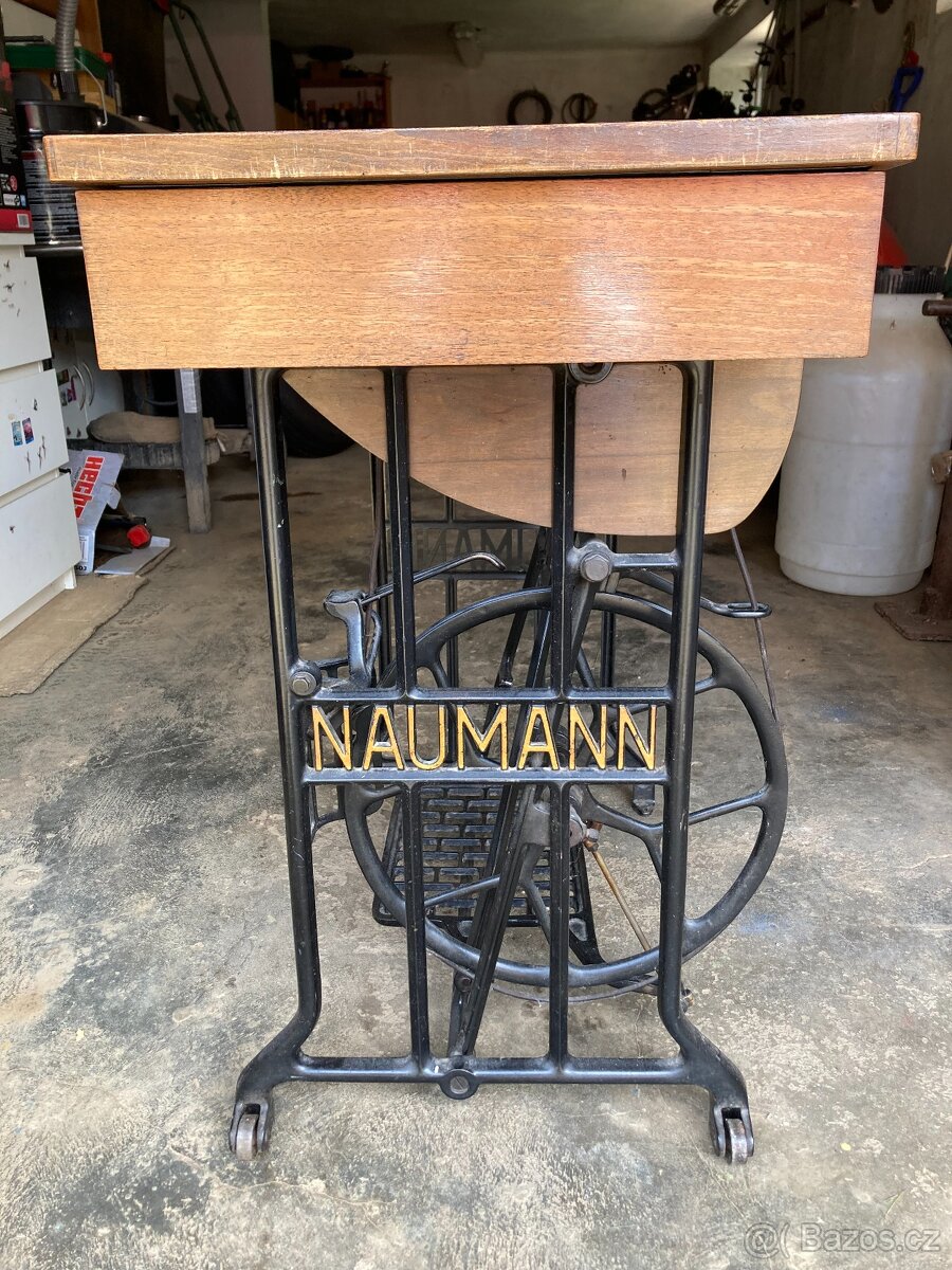 Šicí stroj NAUMANN