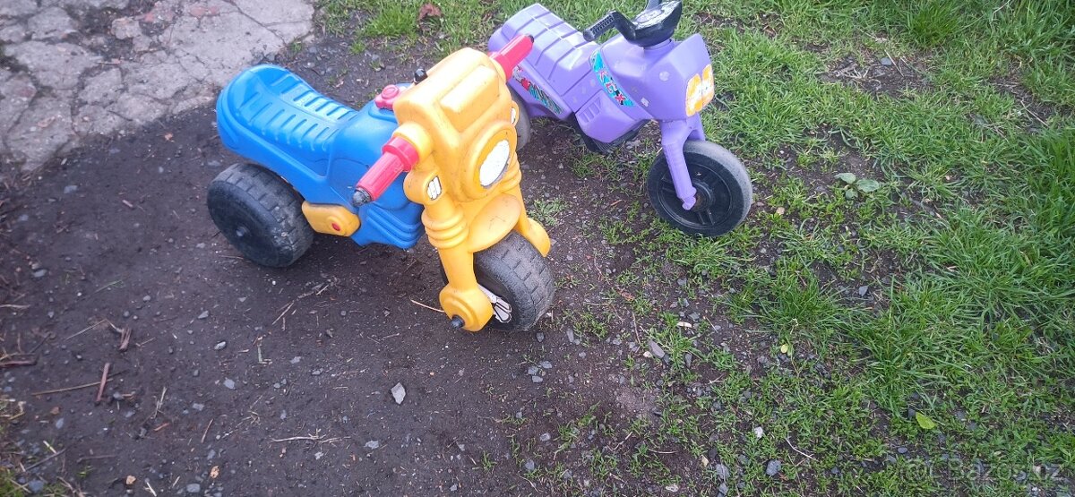 Plastové motorky (odrážedla)