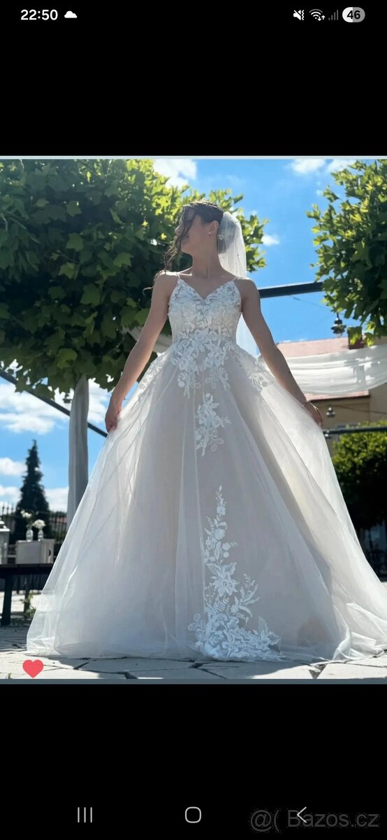 Svatební šaty