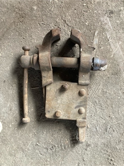 kovářský svěrák