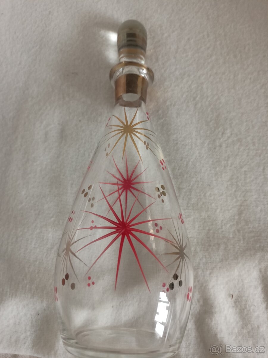 Krásná retro karafa