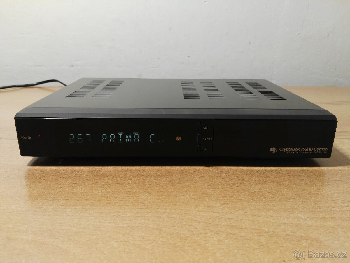 Satelitní přijímač AB CryptoBox 752HD Combo