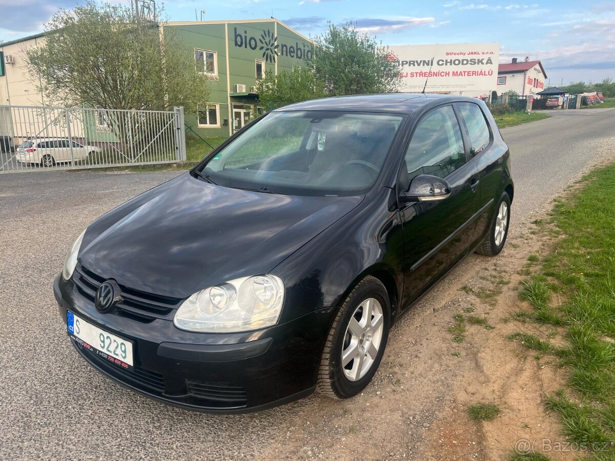 Volkswagen Golf 1.6 75kW Climatronic ALU ŠÍBR