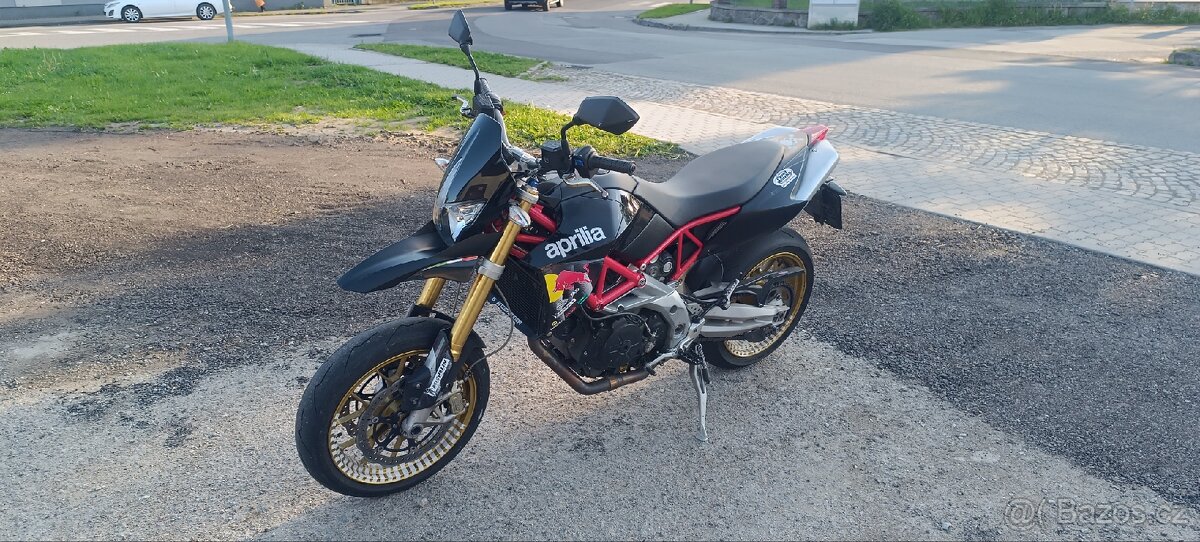 Aprilia Dorsoduro 750