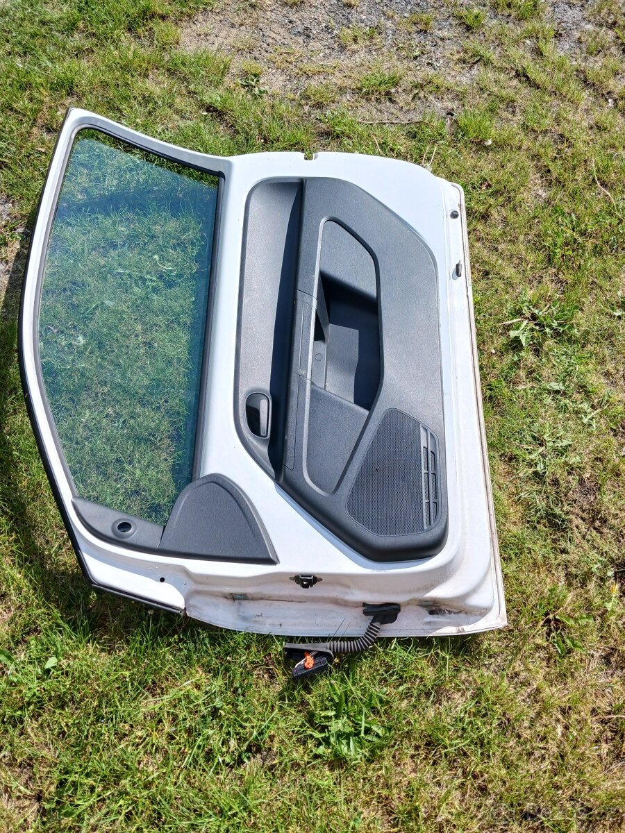 PRODÁM PRAVÉ DVEŘE NA ŠKODA CITIGO