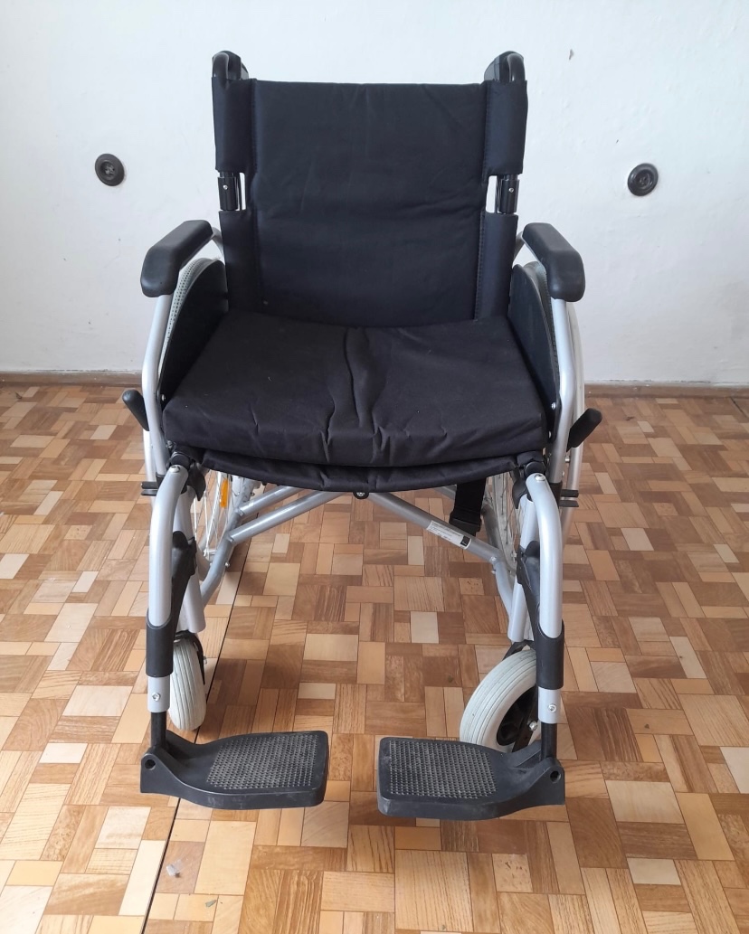 Invalidní vozik