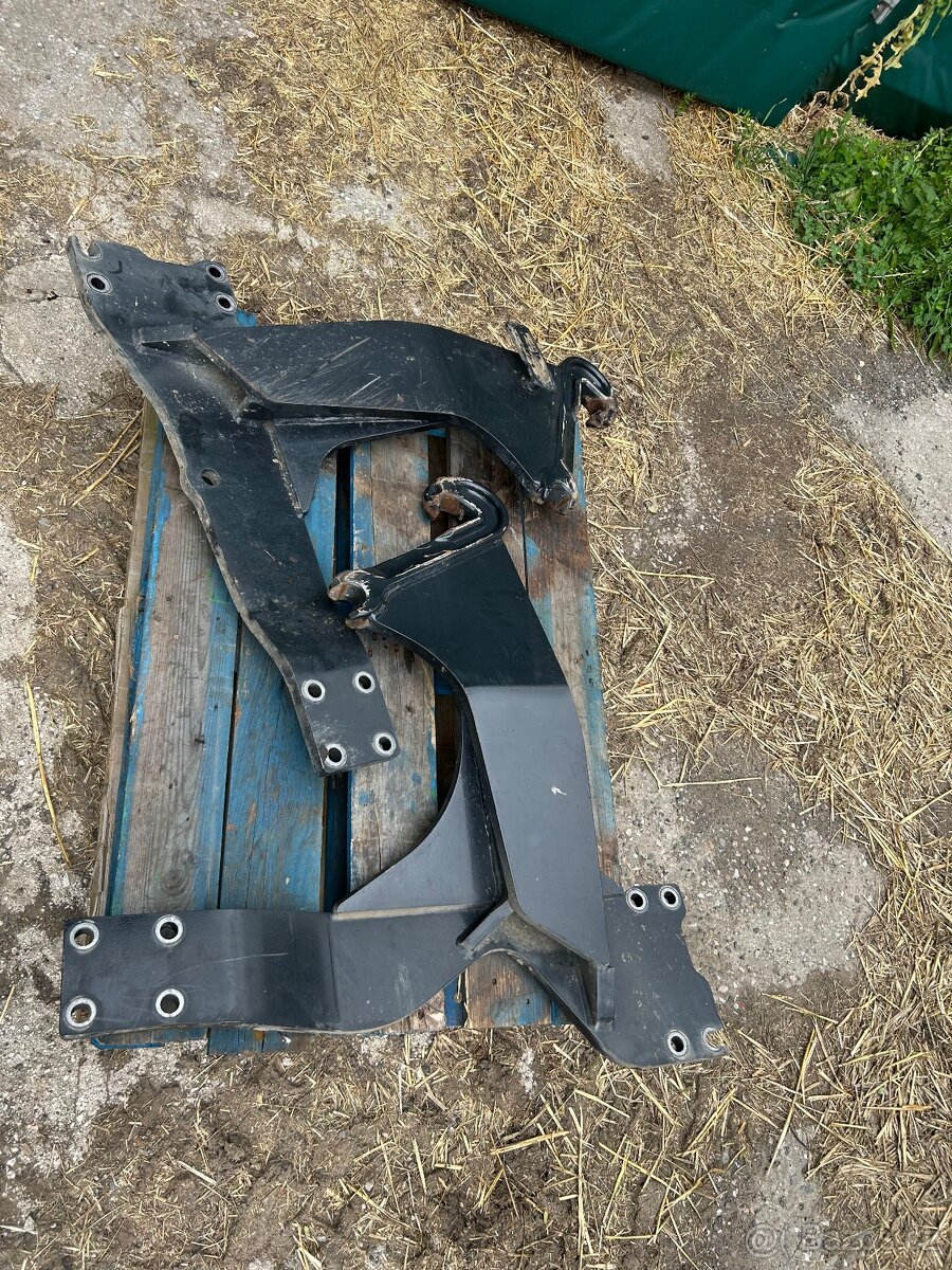Konzole Stoll na New Holland