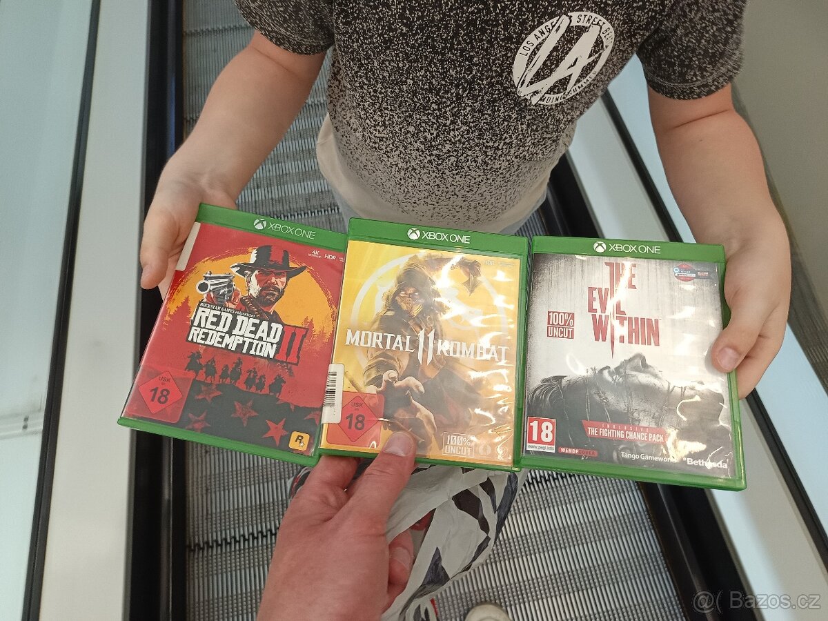 Volant s pedály+ hry na Xbox one