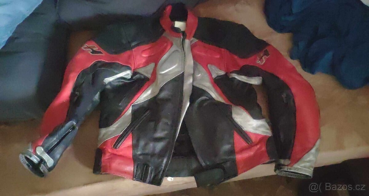 Kombinéza na motorku