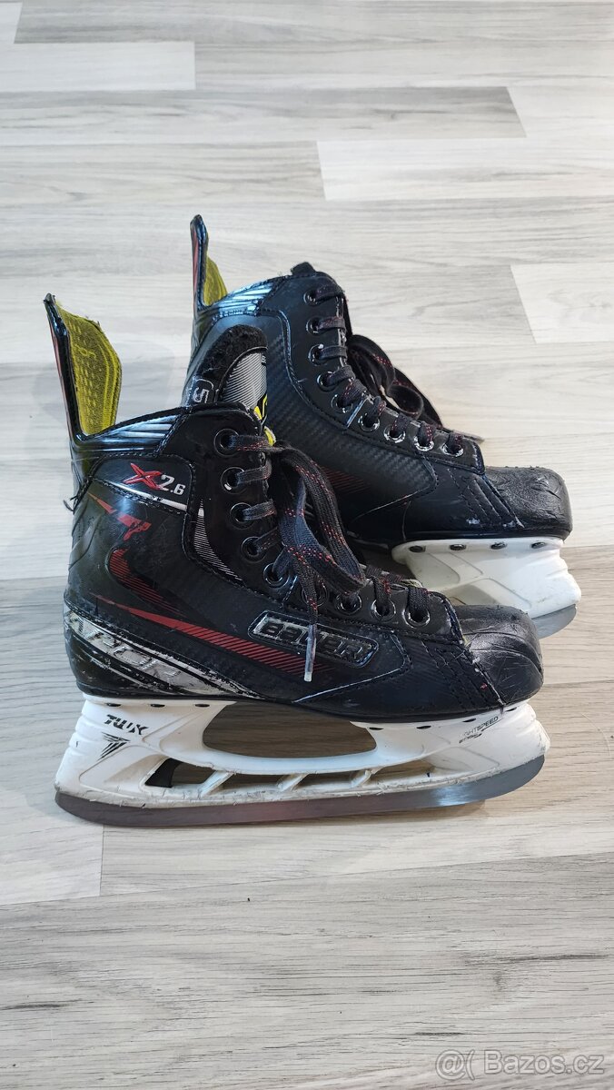 Bauer Vapor x2.6 hokejove brusle 38.5 (5 D)