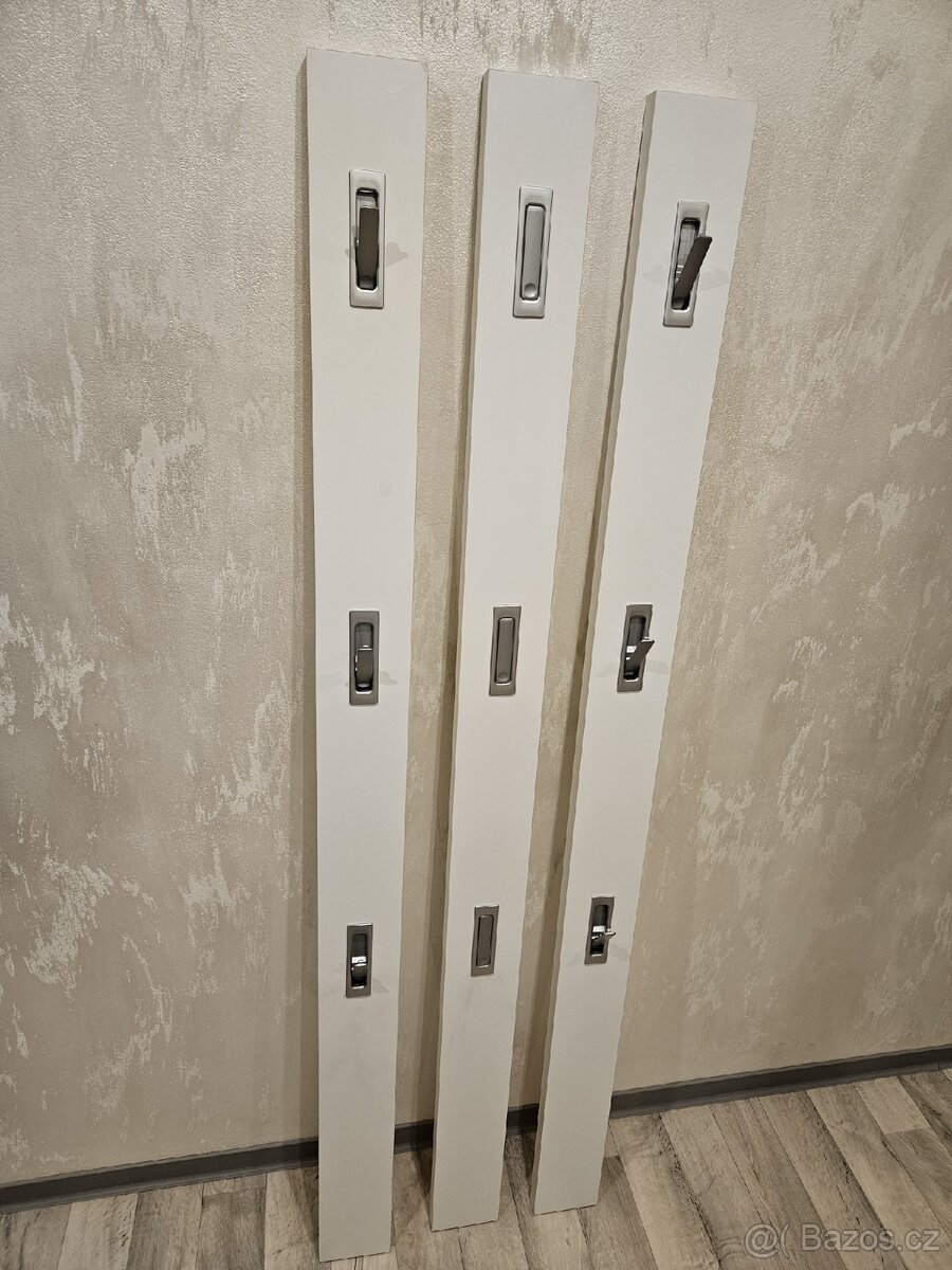Věšákový panel