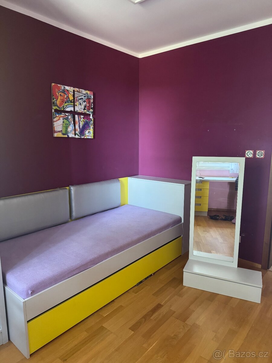 Prodám postel s přistýlkou + zrcadlová sestava