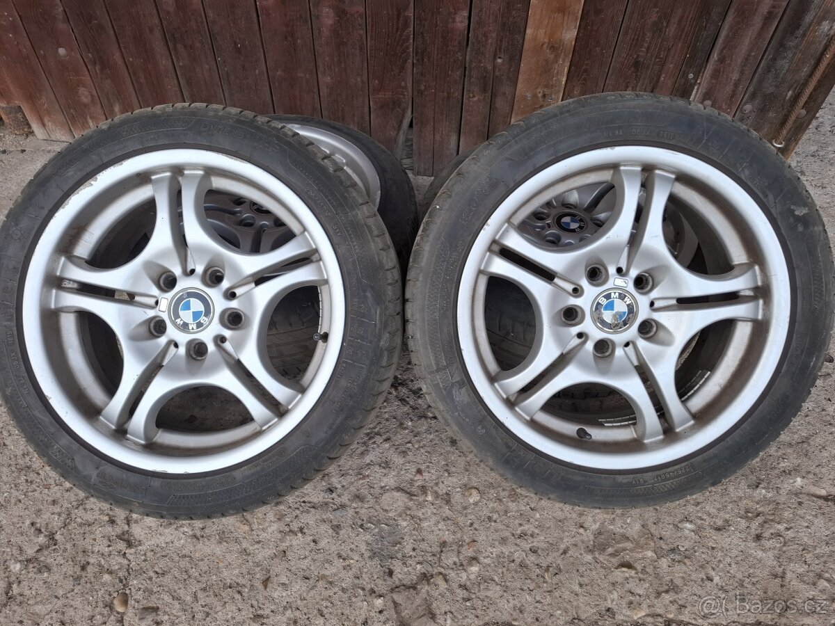 Originál dvourozměrné alu disky BMW Mpacket R17 + letní pneu