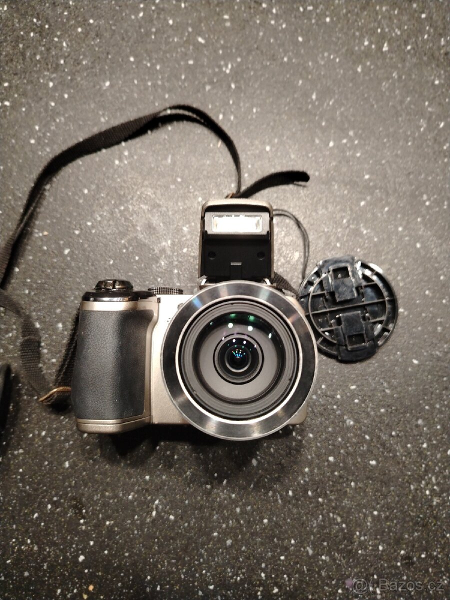 Olympus stylus SP-820UZ (+taška, kabel)