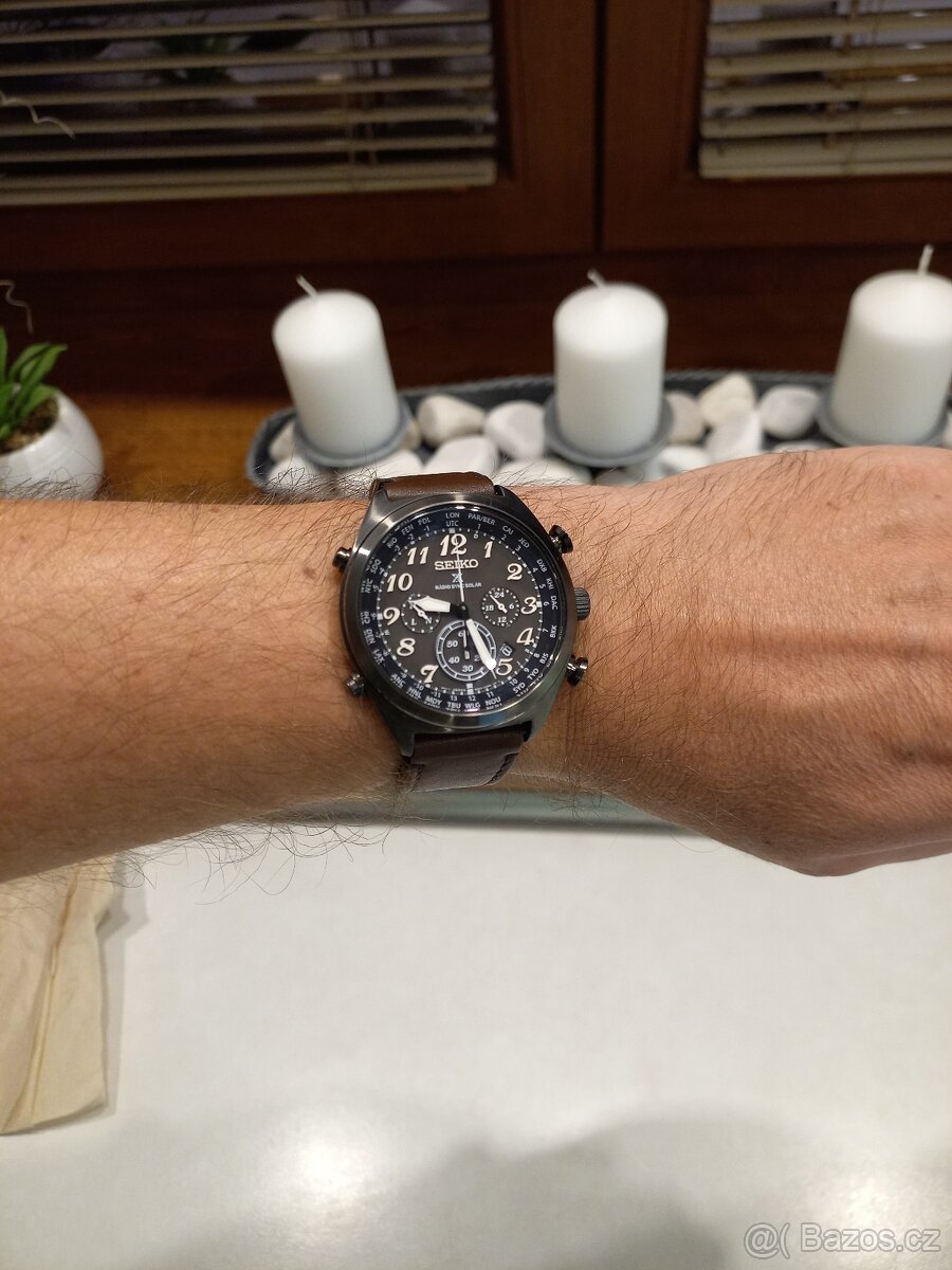 Zánovní SEIKO Prospex SSG015 solar, rádiový signál, chrono.