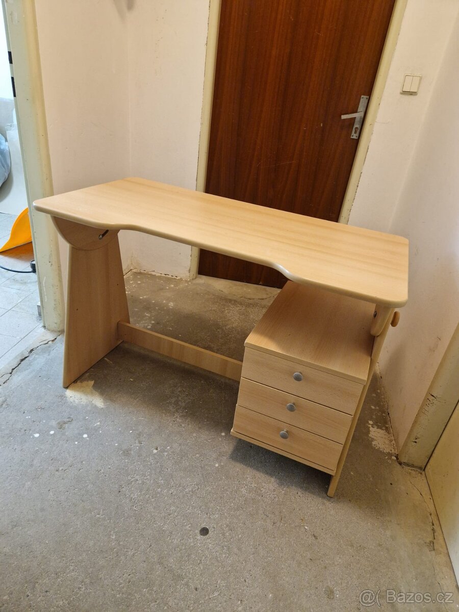 Dětský psací stůl s polohovací deskou +3 šuplíky