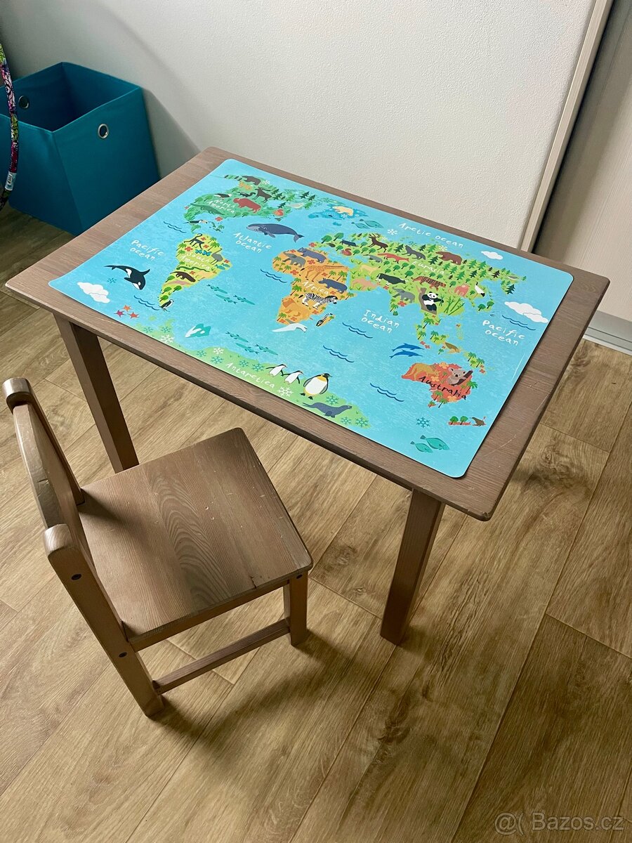 Dětský stolek a židlička