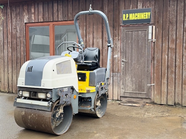 Vibrační válec Dynapac CC800