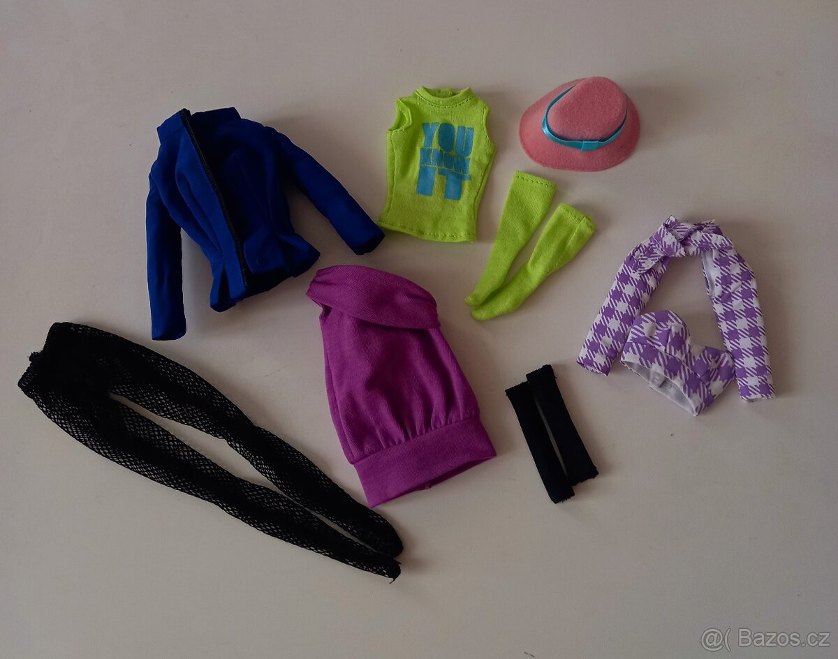 Oblečení od panenek Integrity toys