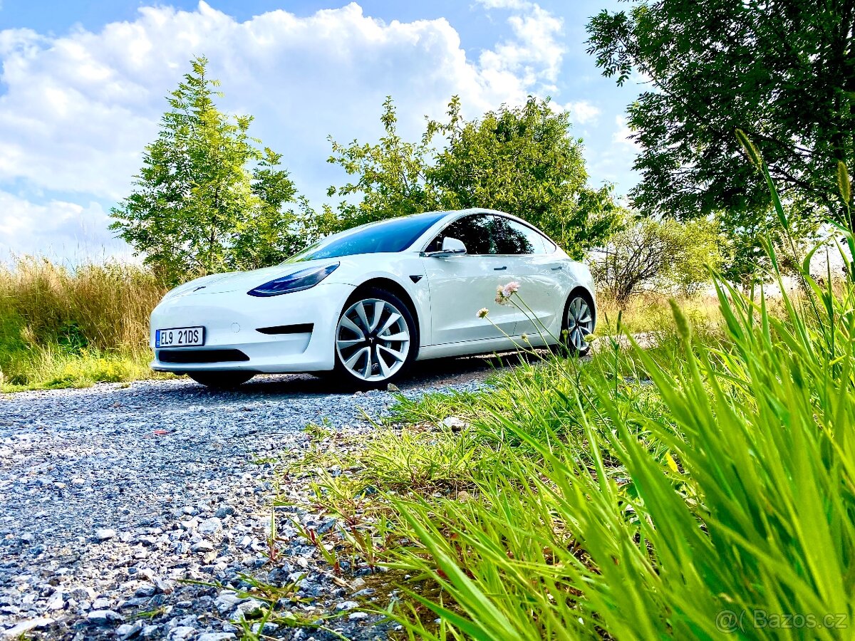 Tesla model3 SR+