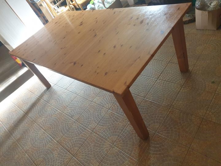 Jídelní velký rozkládací stůl masiv