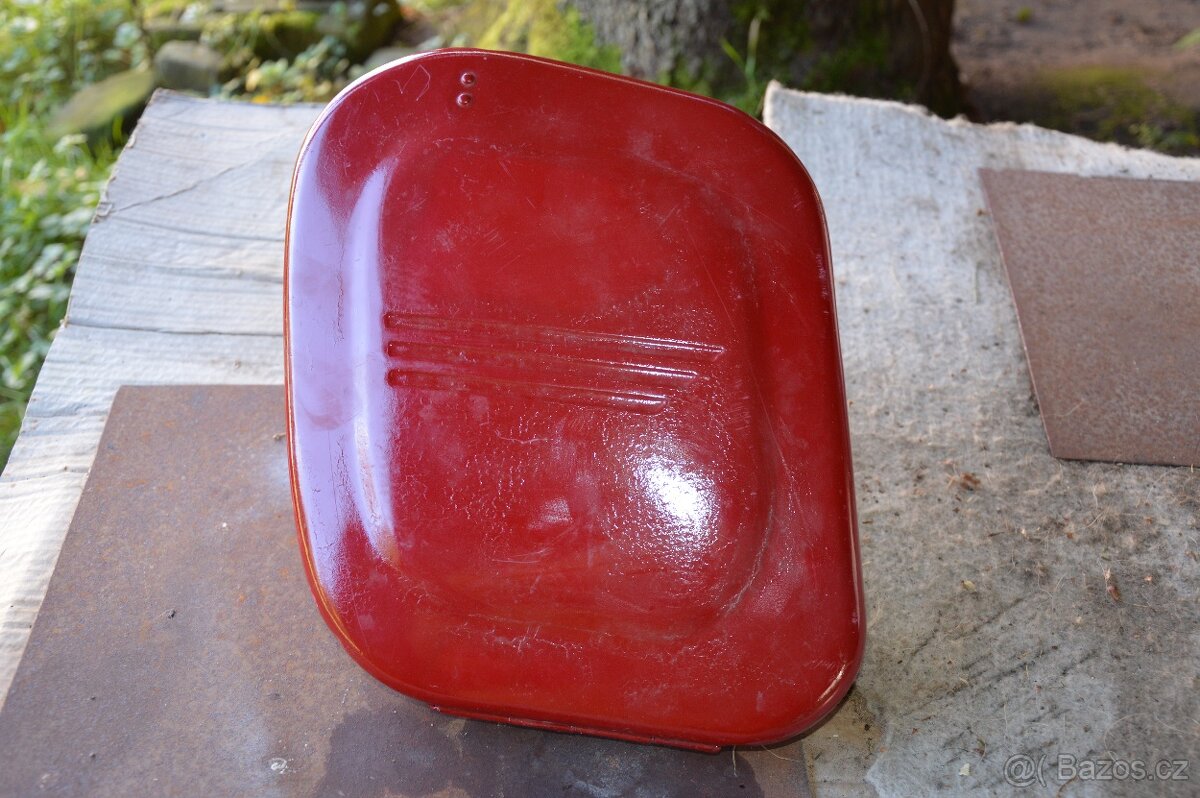 veterán díl skříňka na baterku jawa