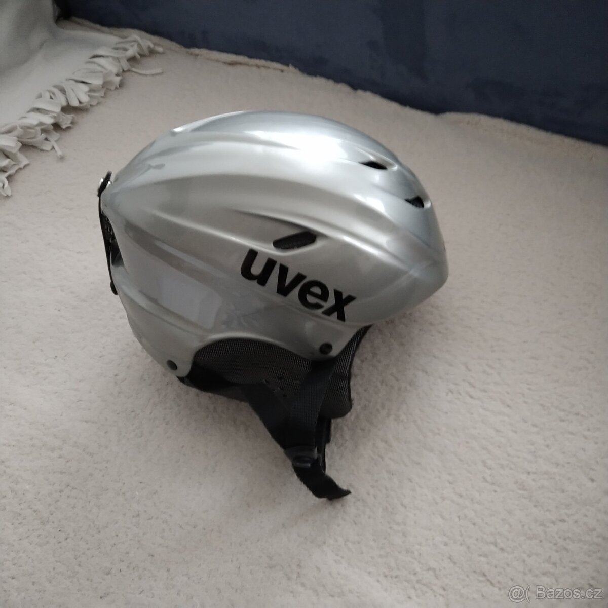 Helma a lyžařské brýle