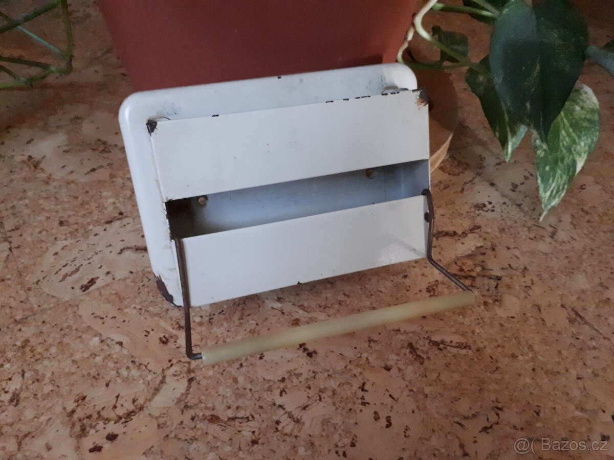 Retro držáky na toaletní papír