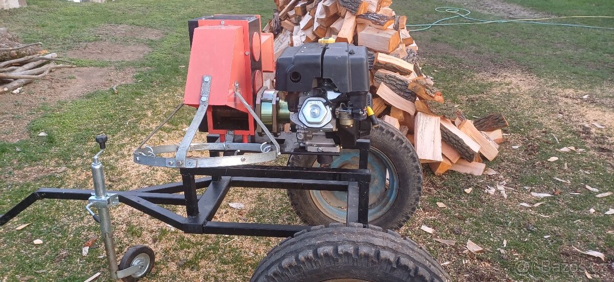 Štěpkovač, špalíkovač 15hp benzínový motor