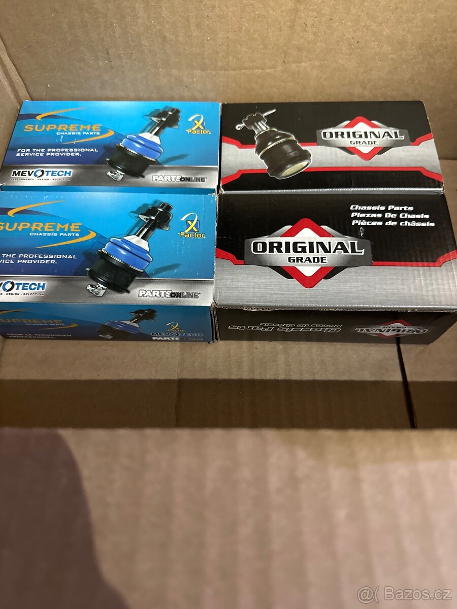 Sada svislých čepů.