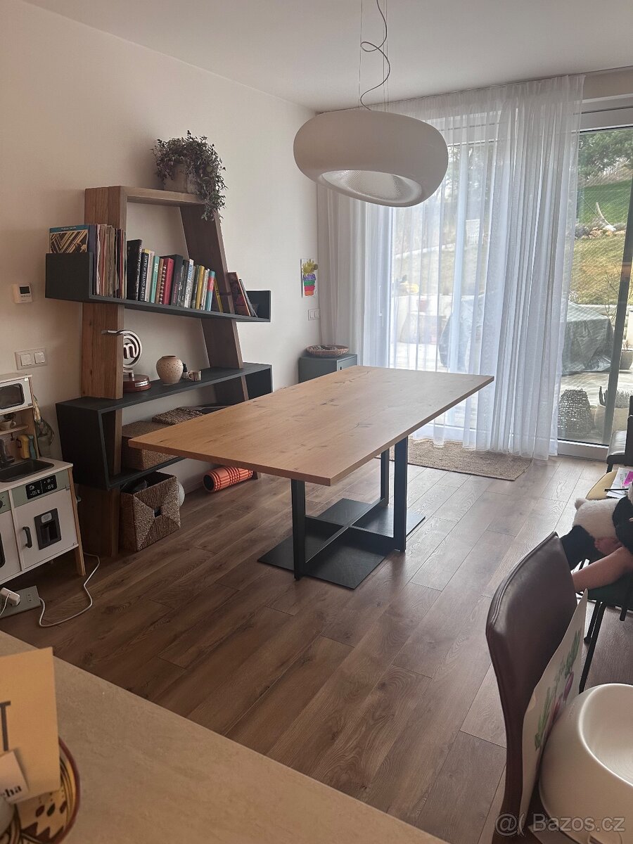 Jídelní stůl Gwinner