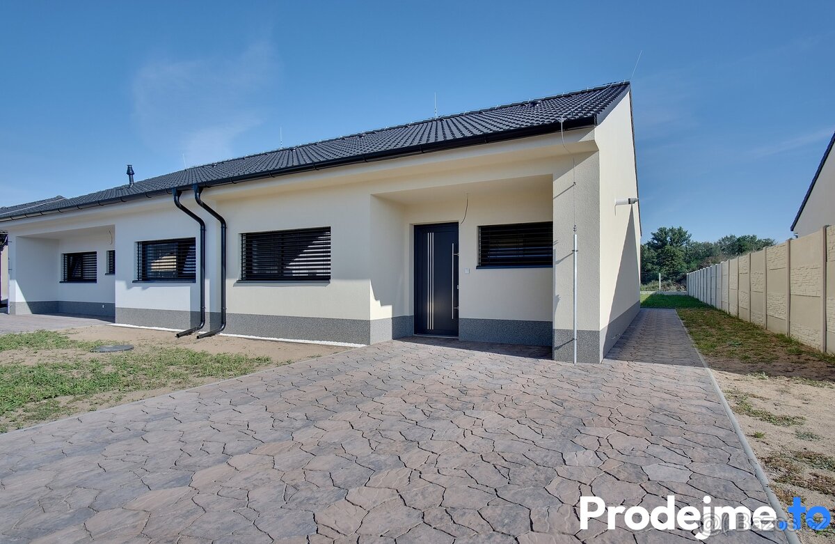 Prodej rodinného domu 3+kk, 81 m2 - Hevlín, ev.č. 01101