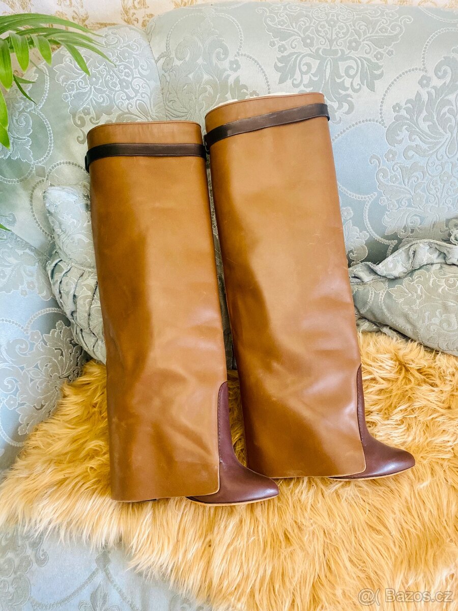 Givenchy Brown Leather Tall Wedge Boots kozačky vel.38,5