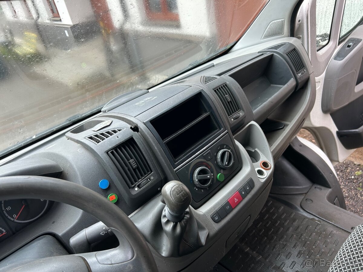 Nepojízdný Peugeot Boxer 2.2 HDI