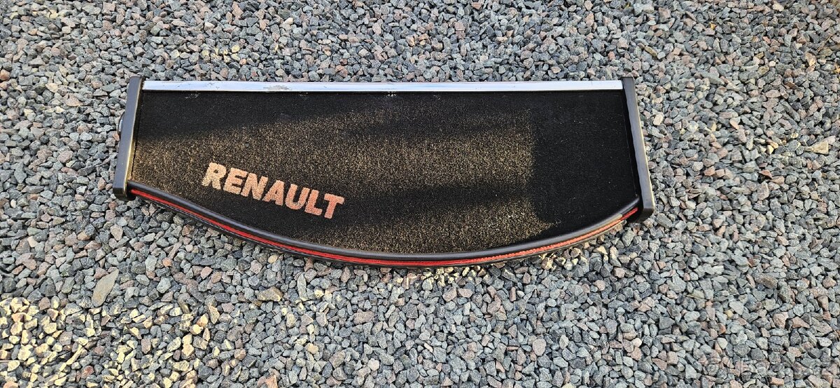Polička na palubní desku Renault T