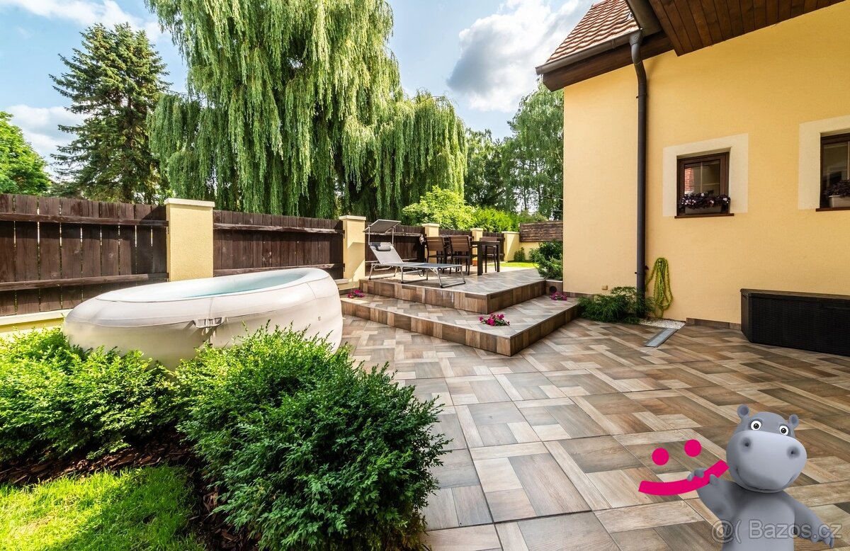 Prodej rodinného domu, dvougenerační 185 m2, pozemek 218 m2